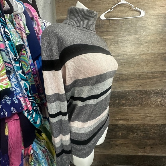 Joseph A Gray Black Turtleneck Sweater with Cowl Design - Picture 10 of 10